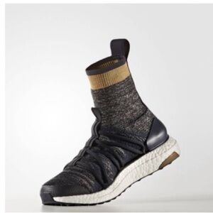 Stella McCartney x Adidas ultra boost. Shimmer Glitter sock sneaker: navy & gold